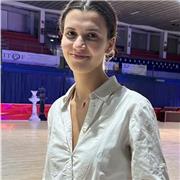 Soy maestra de educación infantil, y ayudo los niño en actividades educativas, artísticas y didácticas